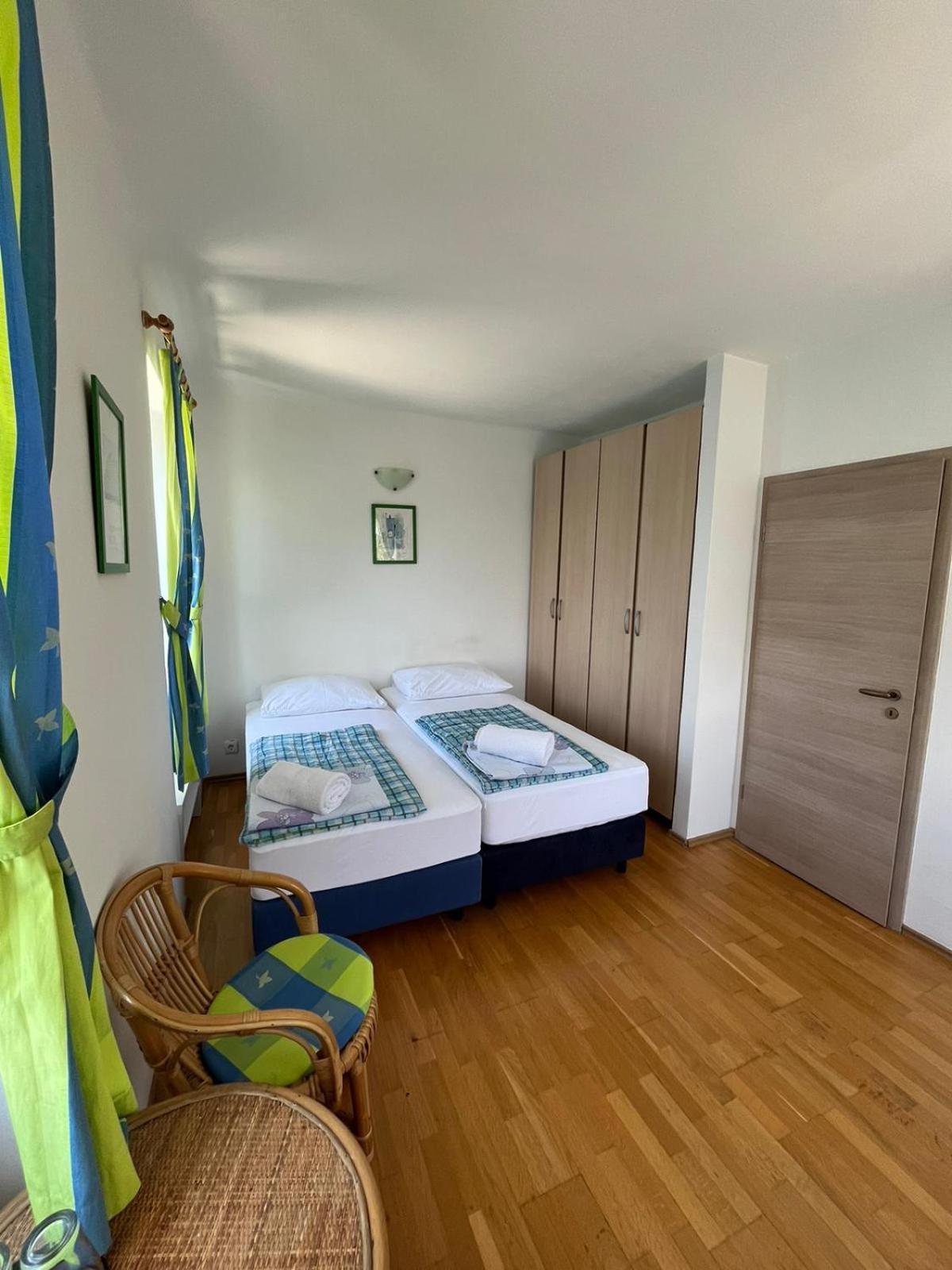 Bed&Breakfast Villa Eva Omisalj Bilik gambar