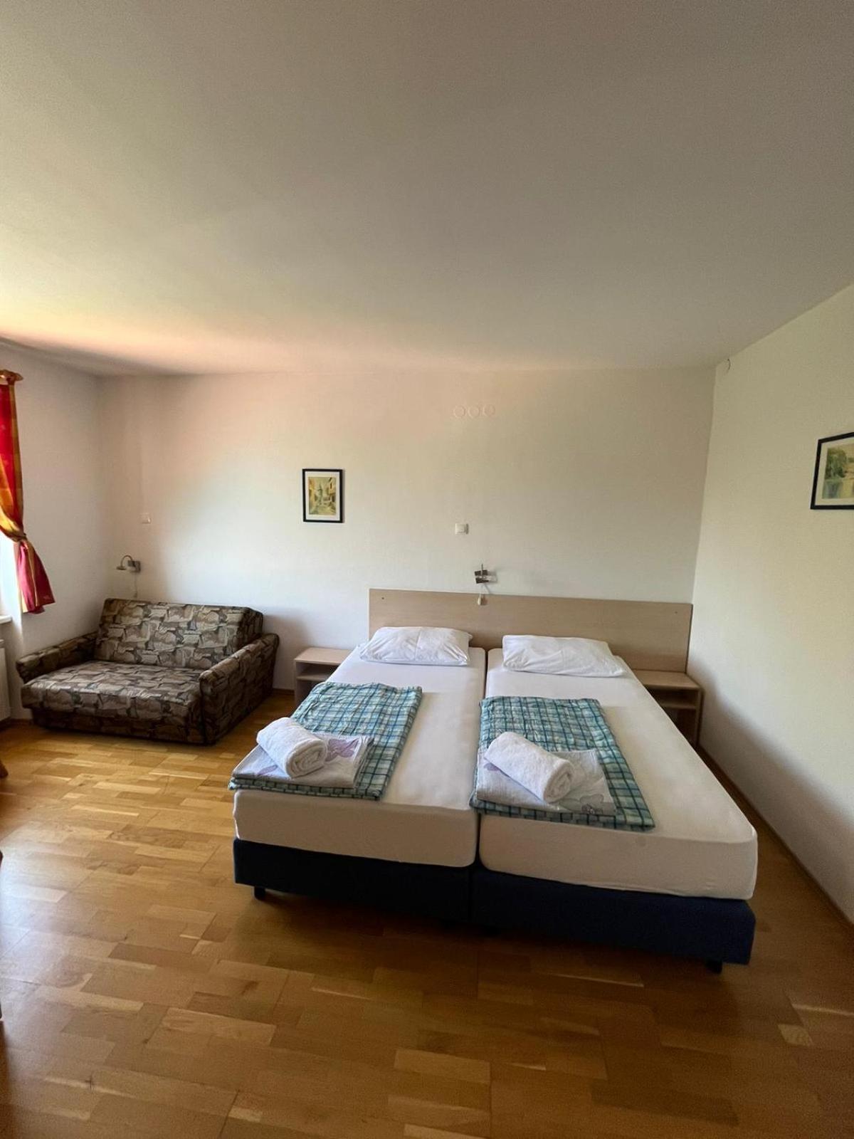 Bed&Breakfast Villa Eva Omisalj Bilik gambar