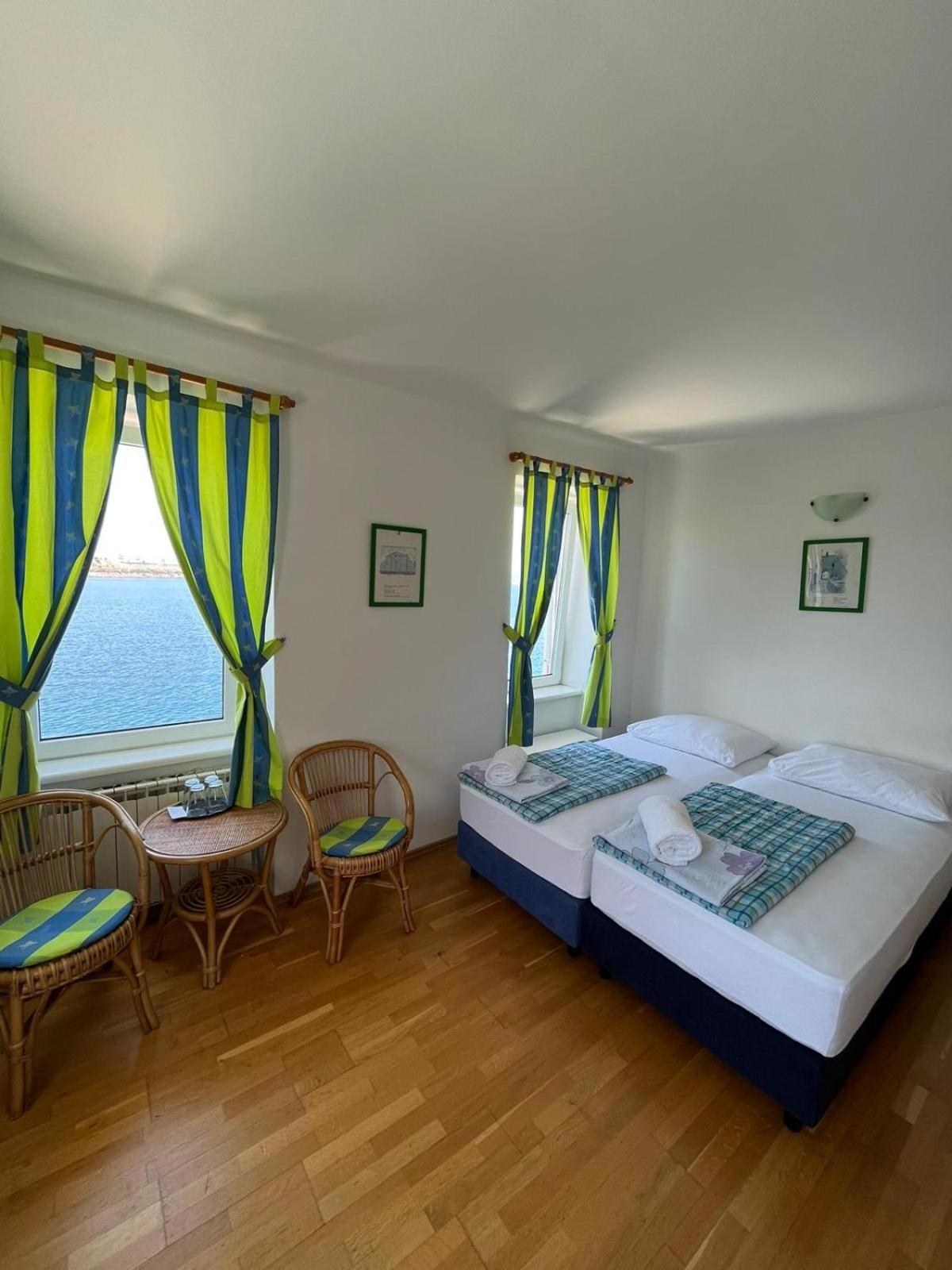 Bed&Breakfast Villa Eva Omisalj Bilik gambar