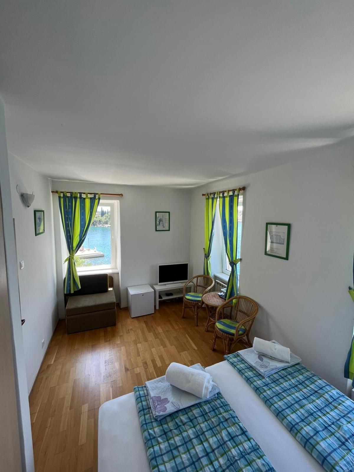 Bed&Breakfast Villa Eva Omisalj Bilik gambar