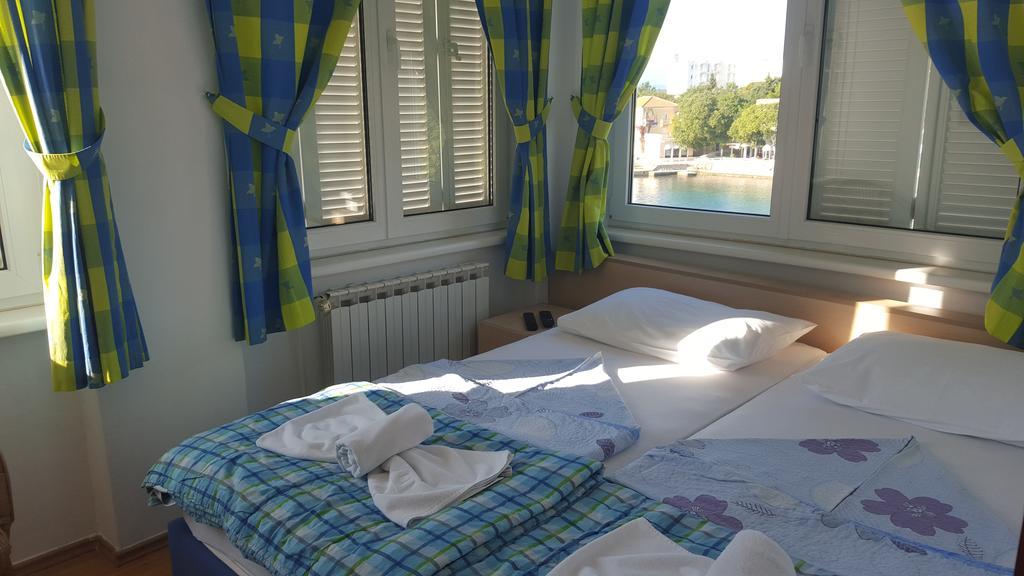 Bed&Breakfast Villa Eva Omisalj Bilik gambar